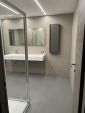 Box doccia cristallo 6 mm - 3 lati due fissi piu' porta scorrevole Trasparente Misura: 90 x 120 x 90 x h190 cm Codice Fornitore: MAF-90-TRA+M600-120-TRA+MAF-90-TRA EAN: 8056209980058/8056209980263/8056209980058