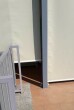 Modifica manuale per lasciare aperto uno spiraglio sulla parte bassa della tenda