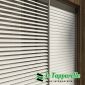 Foto/rendering finestra con frangisole da 80mm installato in nicchia
