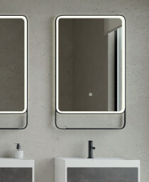 Scheda Specchio Retroilluminato con Cornice Nera e Mensola Integrata Modello Urban
