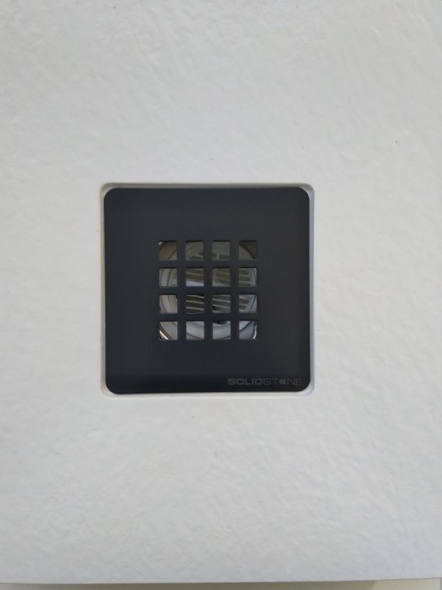 Griglia in acciaio inox per piatto doccia marchio SOLIDSTONE colore Grafite